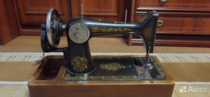 Швей6ая машинка старинная. Подольский мех завод