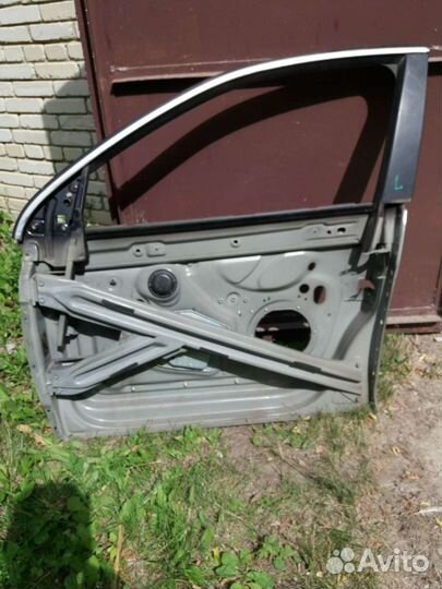 Продамдвери на фольсваген джетта левые-передн и за