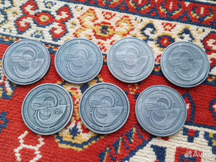 Набор настольных медалей совместный полет в космос