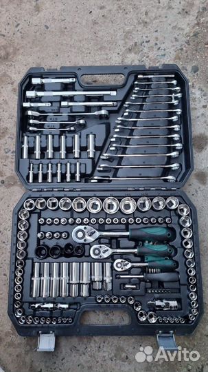 Набор ключей автомобильный