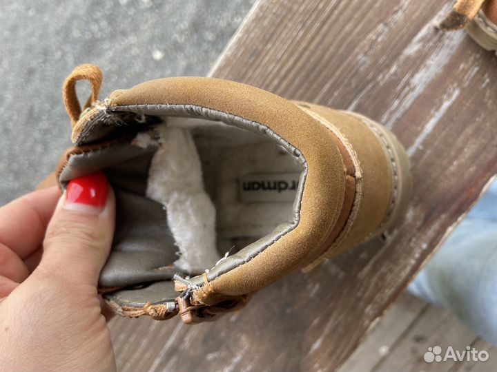 Продам детские ботинки