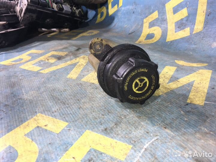 Бачок гур Ford Focus 2