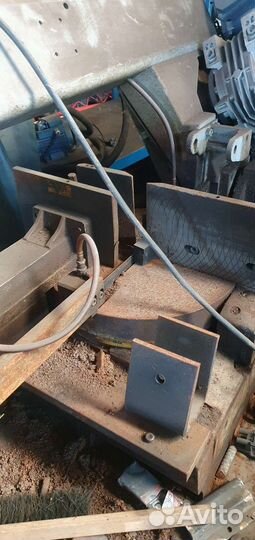 Ленточная пила по металлу pegas-gonda GH-LR