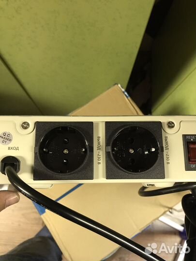 Стабилизатор настенный напряжения 1200 Вт