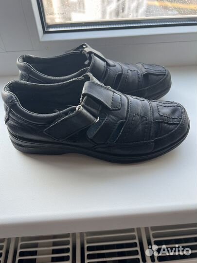 Школьные туфли