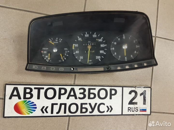 Приборная панель Mersedes-benz W123