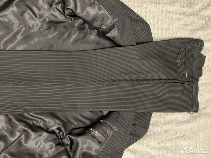 Мужской классический костюм Guess 46-48