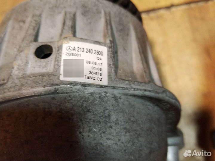 Подушка опора двигателя Mercedes W213 E213