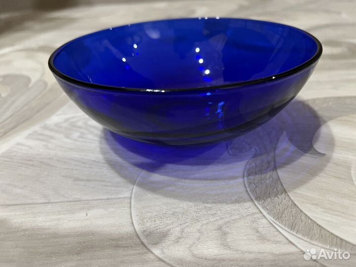 Пиала из синего стекла