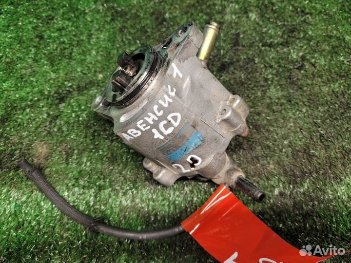 Toyota Avensis Насос вакуумный