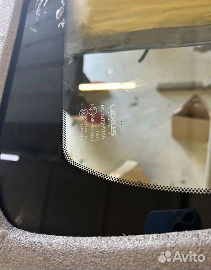 Лобовое стекло Lexus GX460