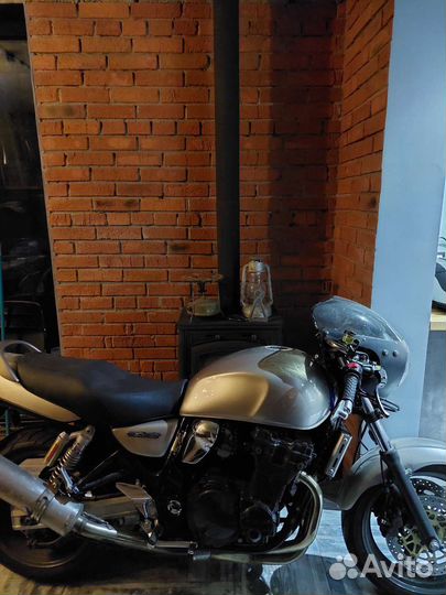 Suzuki inazuma 750