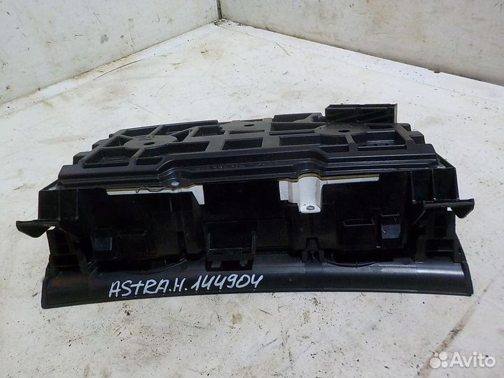 Панель приборов Opel Astra H