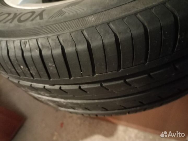 Yokohama LT Radial 215 215/55 R16