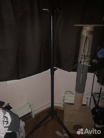 Стойки под акустику