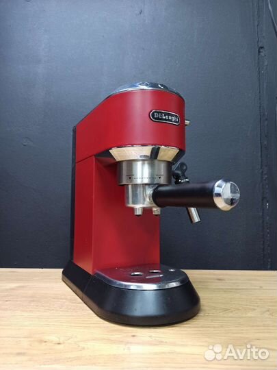 Кофеварка кофемашина рожковая delonghi ec 685