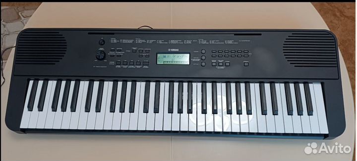 Cинтезатор Yamaha PSR-E360B с функцией обучения