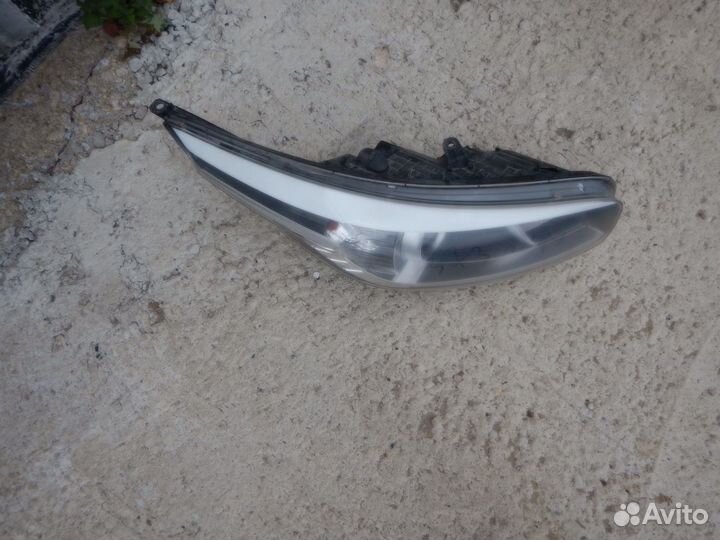 Фара правая Kia Ceed 2 2012-2015