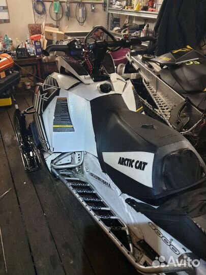 Arctic Cat M8000 Sno Pro 153