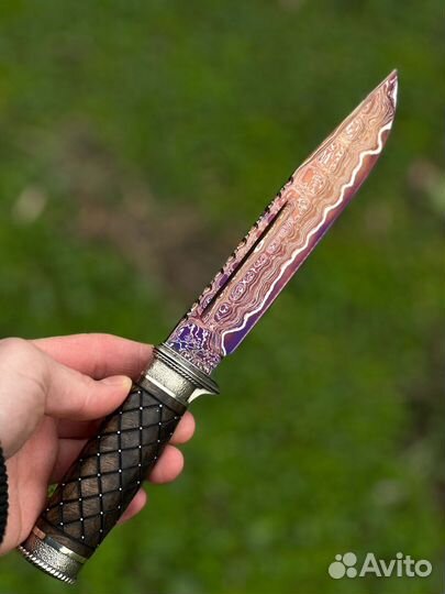 Нож из дамасской стали