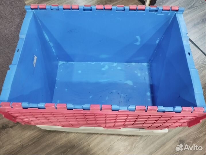 Ящик пластиковый с крышкой