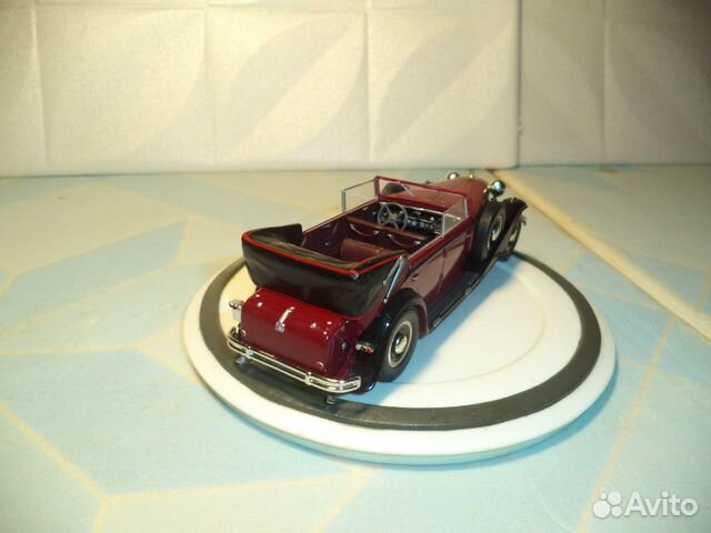 Модель 1/43 Maybach Zeppelin Minichamps