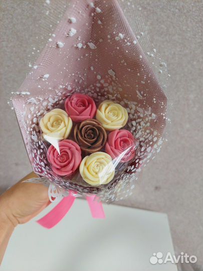 Шоколадные букеты из роз,гортензий,пионов,малинок