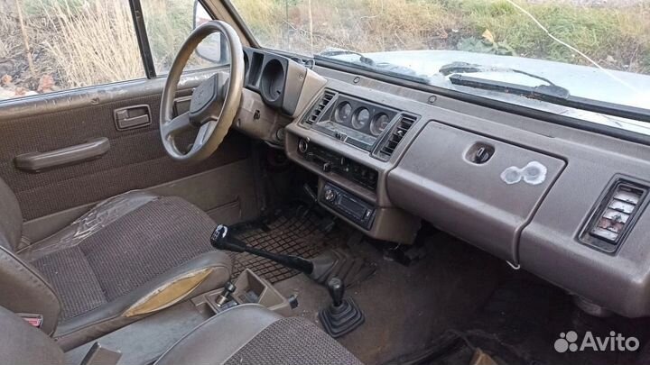 Isuzu Trooper 2.6 МТ, 1991, 348 025 км