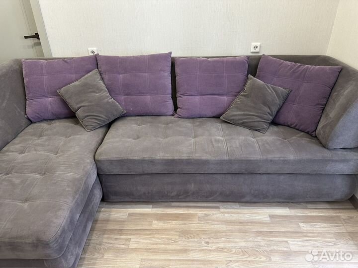 Диван с оттоманкой