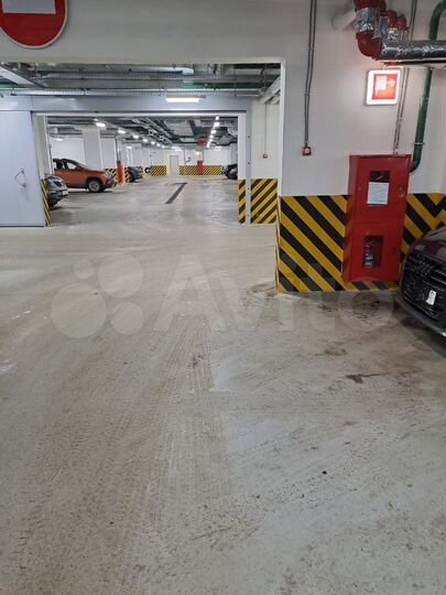 Машиноместо, 14 м²