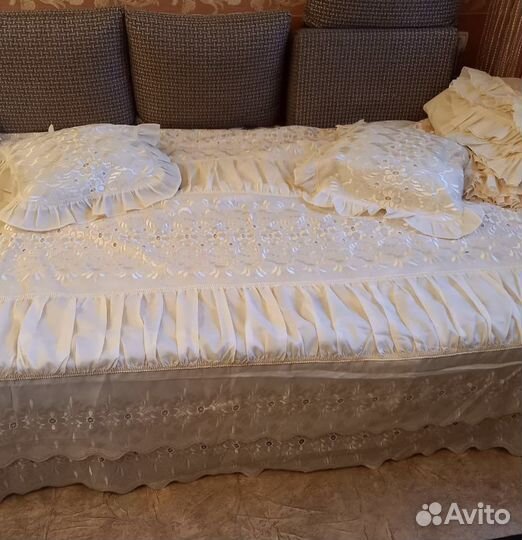 Покрывало, наволочки, занавески, ламбрекен