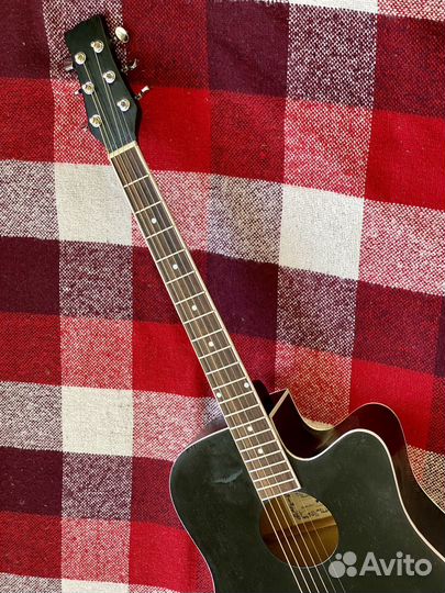 Акустическая гитара Martinez