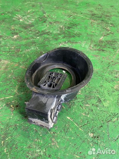 Механизм лючка бензобака Peugeot 308