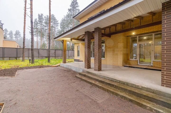 Дом 495 м² на участке 25,2 сот.