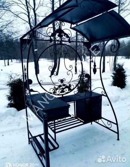 Мангал с крышей