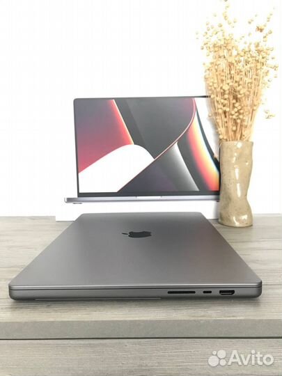 Macbook pro 16 2021 m1 Pro 16gb 1tb
