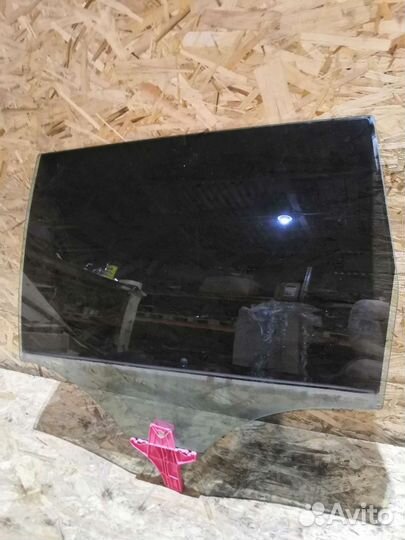 Стекло заднее левое универсал Volkswagen Passat B7