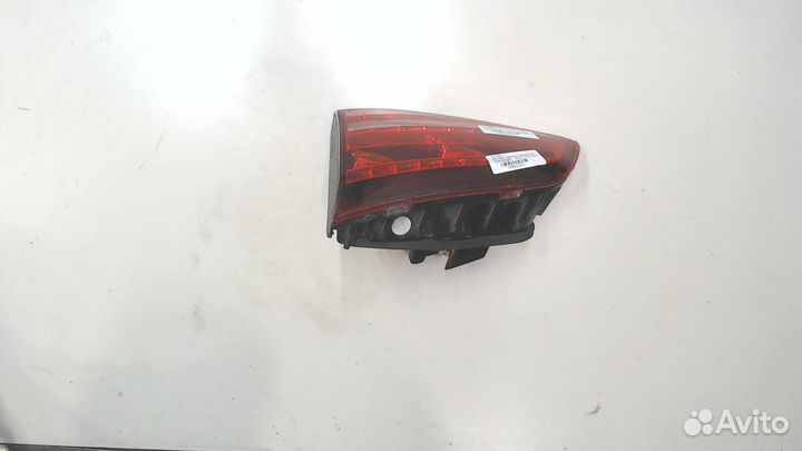 Фонарь крышки багажника правый Volkswagen Golf 7
