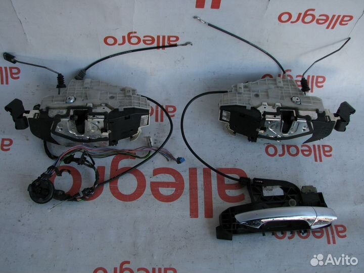 Замок двери задней левой правой Mercedes W221