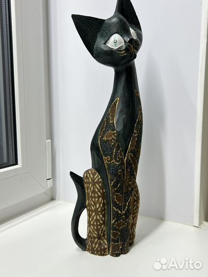 Кот из дерева