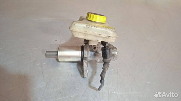 Главный тормозной цилиндр Volkswagen Passat B5 C5