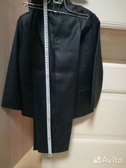 Костюм на мальчика новый