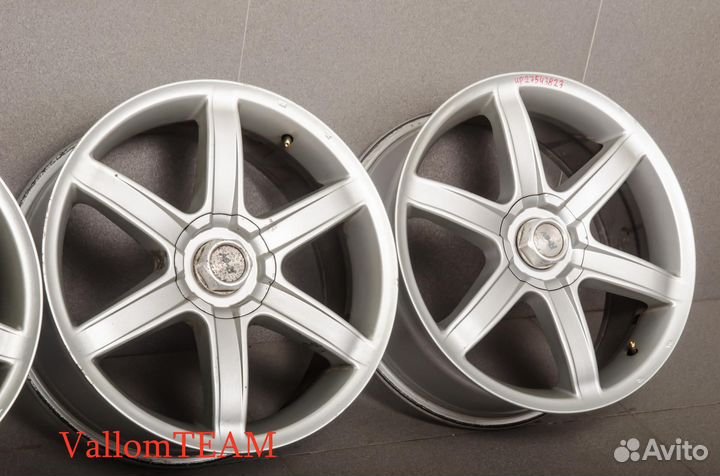 Лот UP27543823 Фирменные 18-е диски R-evolution