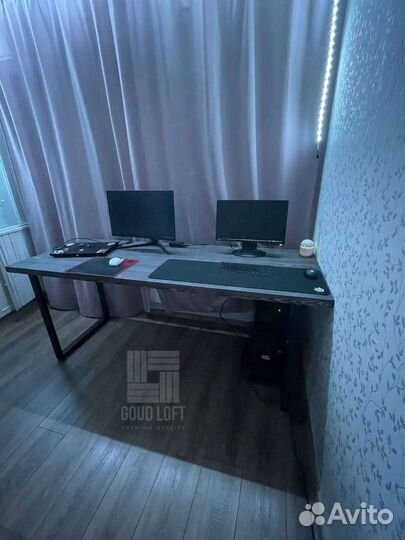 Компьютерный стол в стиле лофт