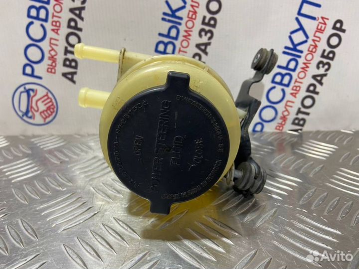 Бачок гур Toyota Camry V40