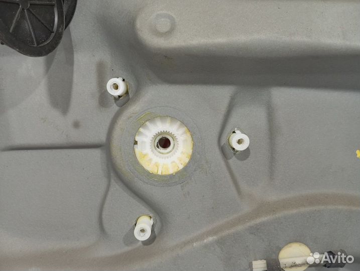 Стеклоподъемник электрический передний правый Volkswagen Golf (Mk4) 1J4837462H