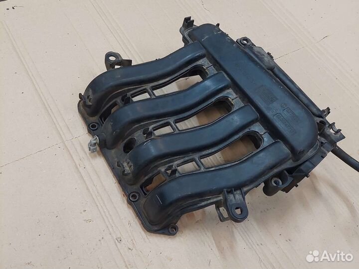 Коллектор впускной Renault Megane 2