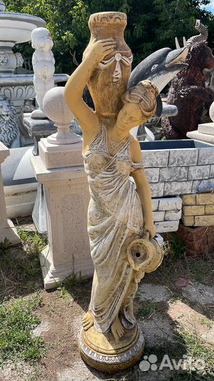 Скульптура девушка садово- парковая