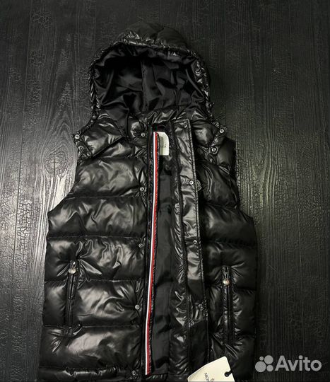 Жилетка moncler с NFC