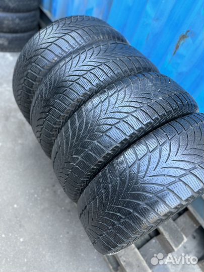 Goodyear UltraGrip Ice 2 225/60 R16 102T